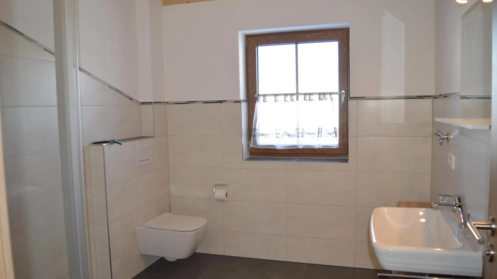 Ferienwohnung Bei Familie Grundl Tacherting